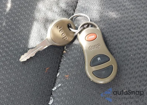 2004 Jeep Grand Cherokee Laredo z USA, uszkodzony, nr VIN 1J4GW48SX4C367268